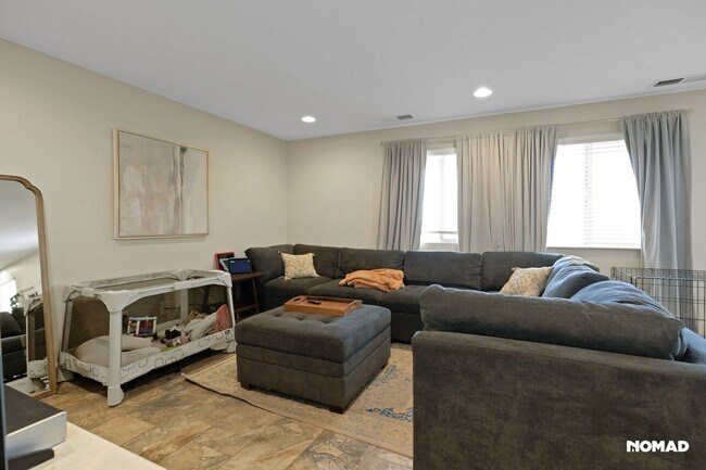 Foto del edificio - Charming 4BR House in Perris