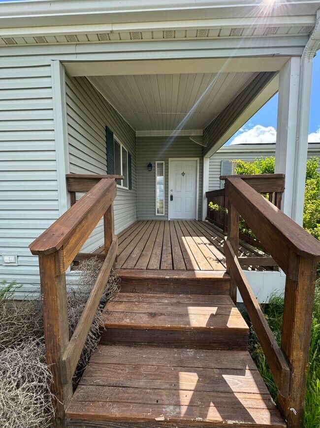 Building Photo - 6458 SW Jarvis Dr