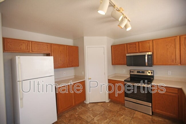 Building Photo - 12203 W Windrose Dr
