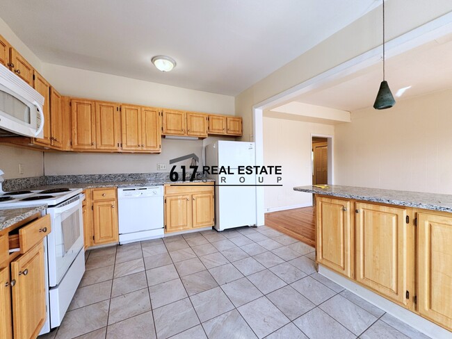 Building Photo - 1131 Commonwealth Ave