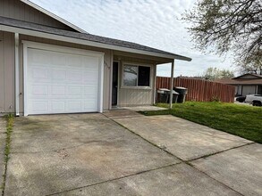 Building Photo - 5310 Wallaby Way