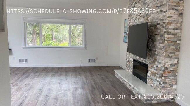 Building Photo - Spacious 3 Bedroom 2 bath in Carmel