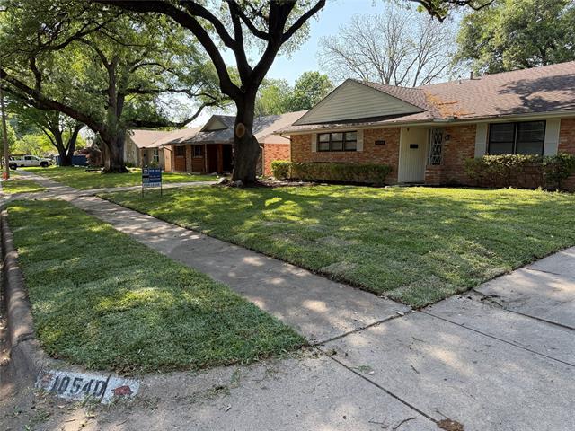 Building Photo - 10546 Mapleridge Dr