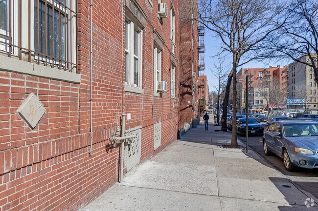 Walkway - 1265 Walton Ave