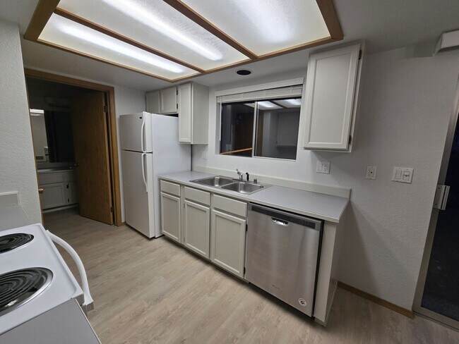 Foto del edificio - 8425 JR MCKIBBEN