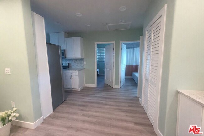 Foto del edificio - 1337 W Olive Ave