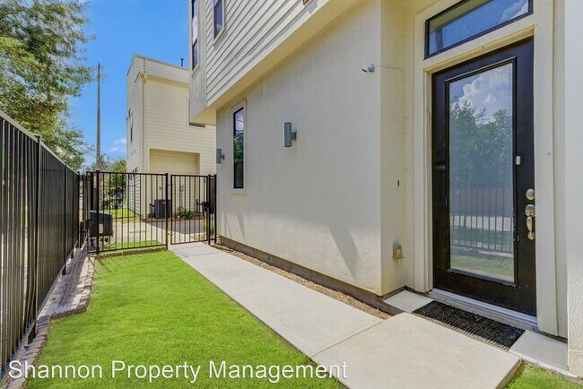 Building Photo - 3 br, 2 bath House - 14 N. Hutcheson Street
