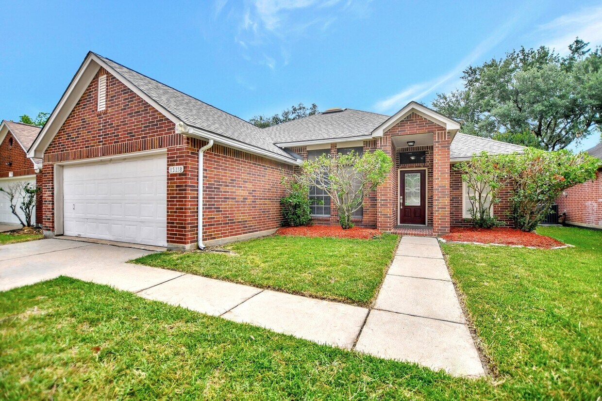 Foto principal - 15118 Red Cedar Cove Ln