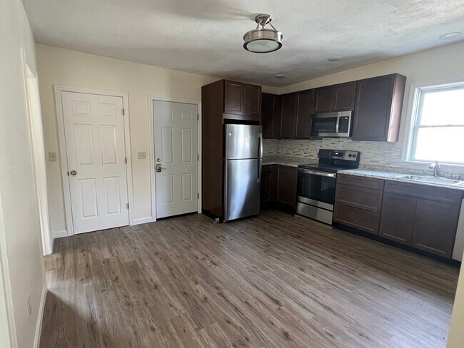 Foto del edificio - 102 Holten St