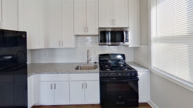 Building Photo - 3607 Fernhill Ave
