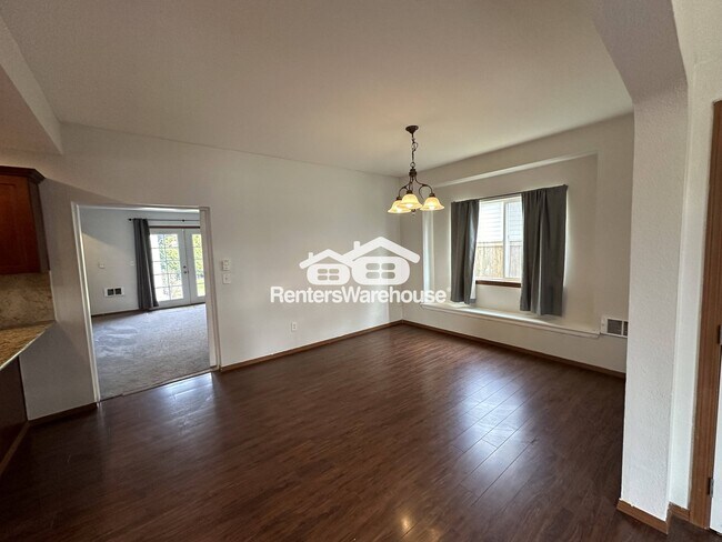 Building Photo - 633 E 57th St