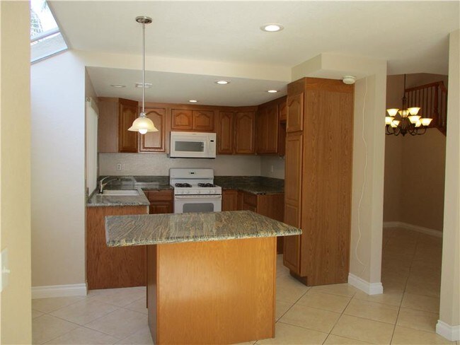 Building Photo - 21 St Thomas