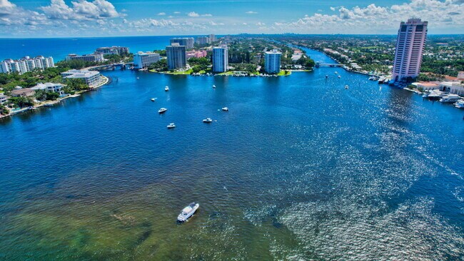 Building Photo - 300 SE 5th Ave