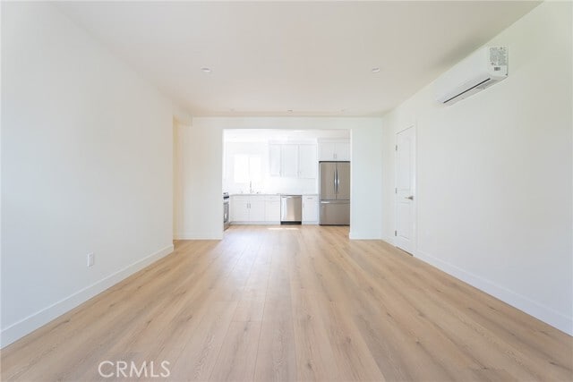 Building Photo - 1065 E Spazier Ave