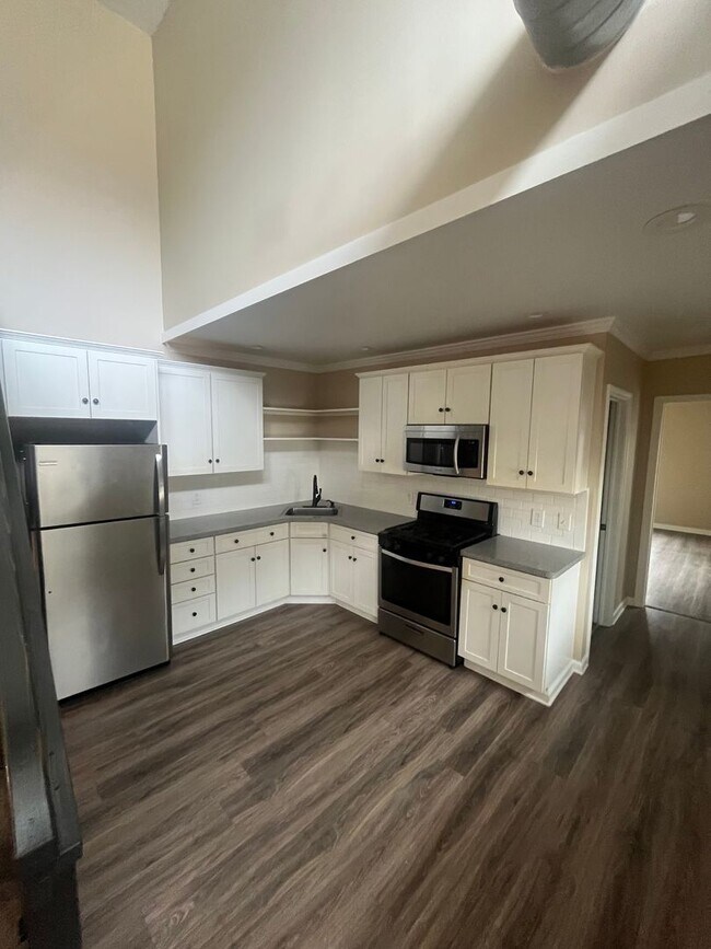 Foto del edificio - 1006 Lake Ave