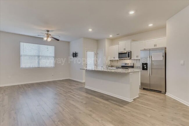 Building Photo - 930 Quaint Parish Cir