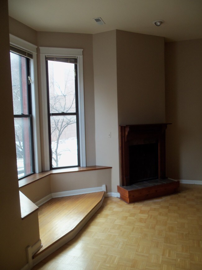 Sala de estar - 1006 N Clark St