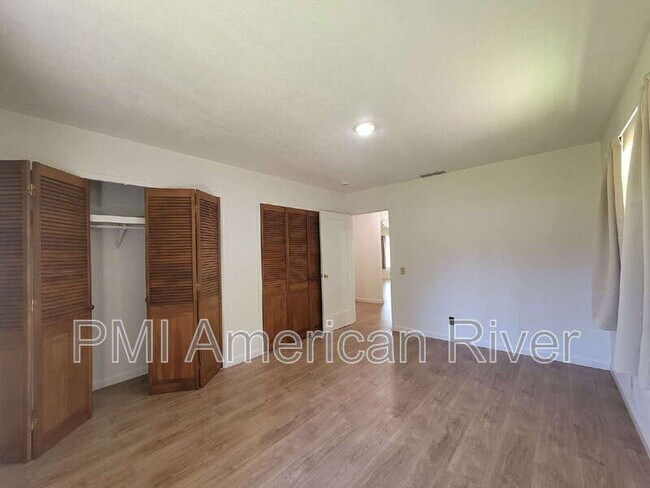 Foto del edificio - 619 Williams St