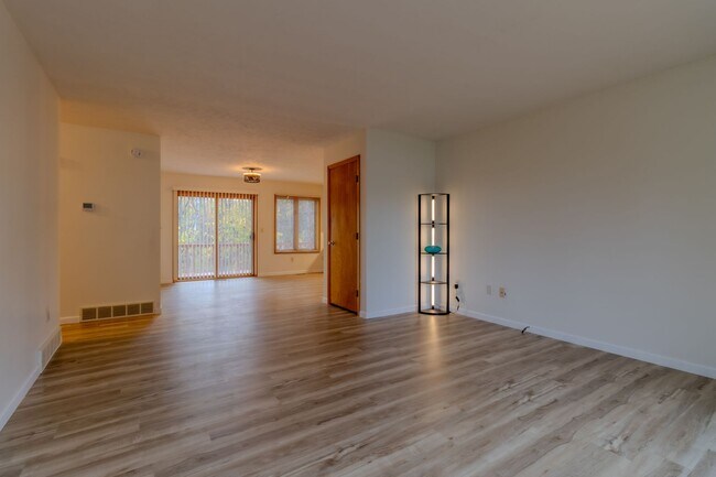 Building Photo - Bright, Beautiful, and Effortlessly Move-In Ready