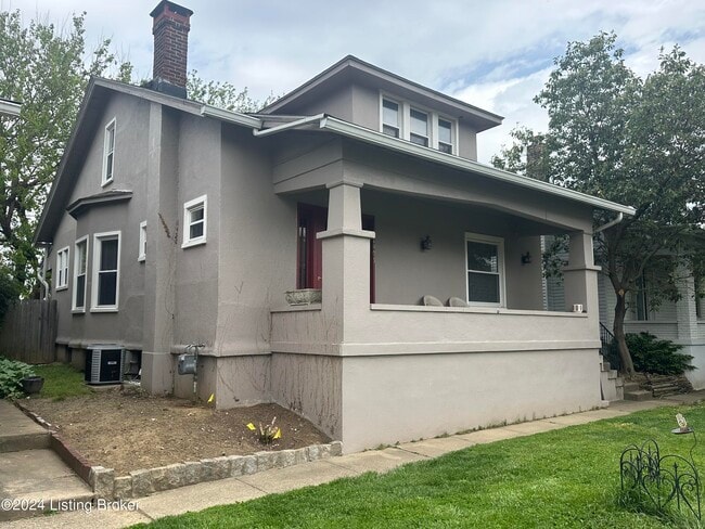 Building Photo - 1903 Maplewood Pl