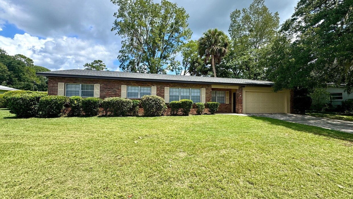 Spacious Home in Great NW Area! - Spacious Home in Great NW Area!