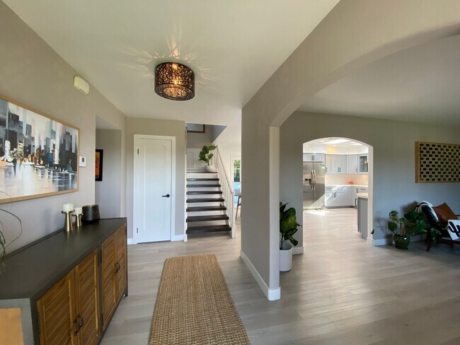Building Photo - Beautiful 4 Bedroom Carlsbad Home!