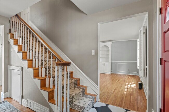 Building Photo - 2912 Drakestone Dr