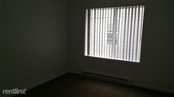Building Photo - 65 Williams St