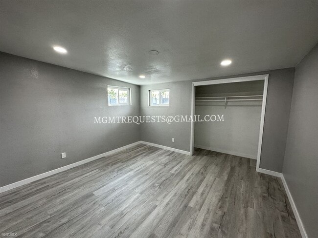 Building Photo - 2 br, 1 bath House - 11617 Kornblum Avenue...