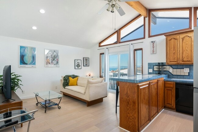 Photo - 208 Marine Ave House