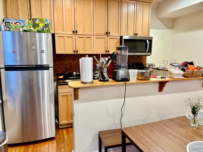 Foto del edificio - 73 Thatcher St