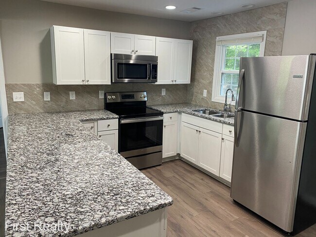 Foto del edificio - 3 br, 3 bath House - 514 Hutchinson Court
