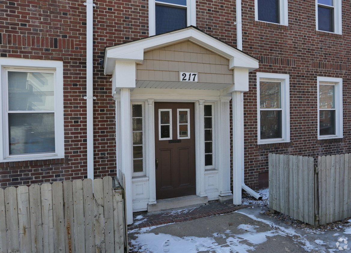 Building Photo - 217-219 W Franklin Ave