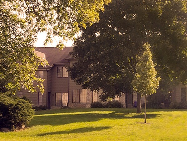 Exterior overlooking private courtyard - 420 Bolson Dr