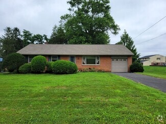 Building Photo - 24 Wolf Rd