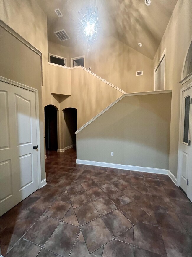 Building Photo - 2520 Granite Pointe