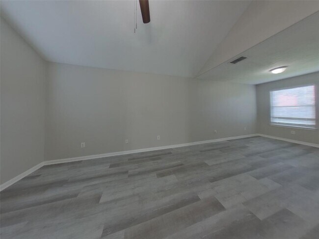 Building Photo - 16295 Hidden Deer Ln