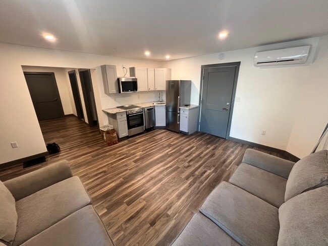 Foto del edificio - 480 S Salina St