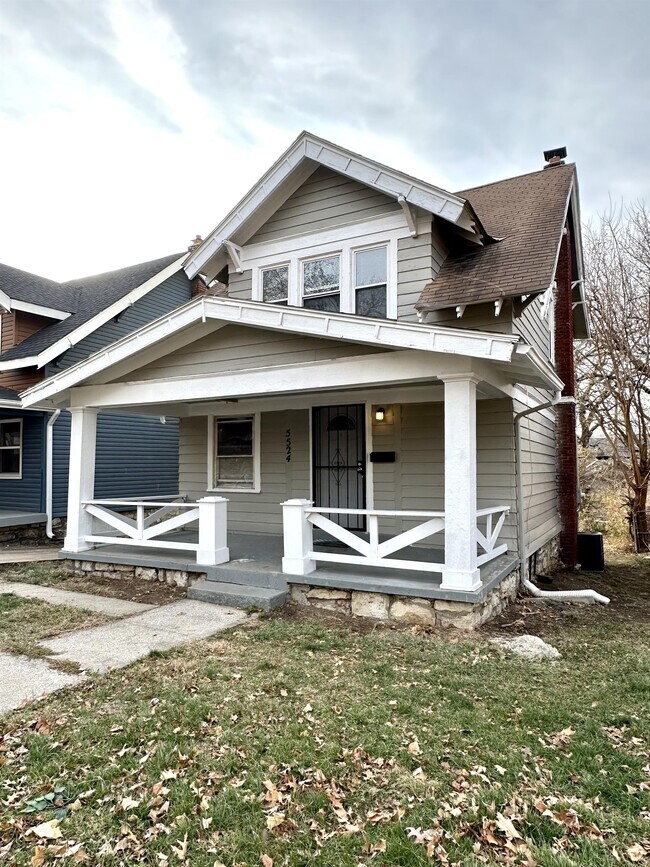 Foto del edificio - 5524 Woodland Ave