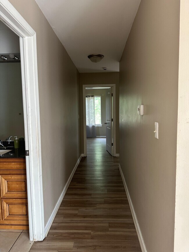 Foto del edificio - 320 Springlake Ln