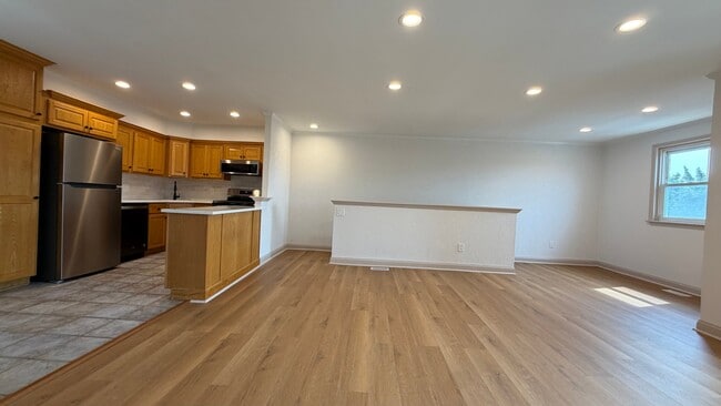 Building Photo - 9168 Ellie Dr