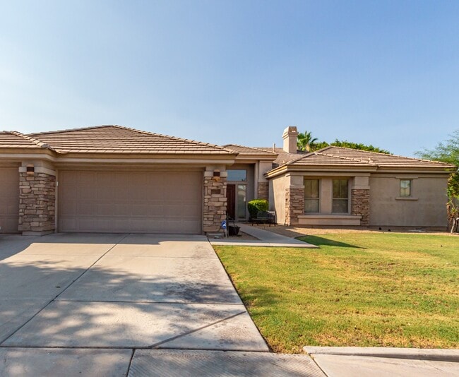 Photo - 1702 W Lynx Way House