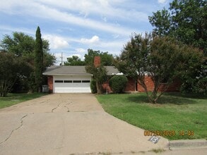 Building Photo - 13 SW 51st St