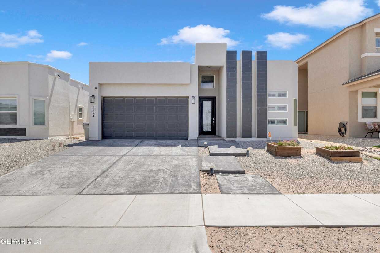 Primary Photo - 2224 Tierra Nava ST