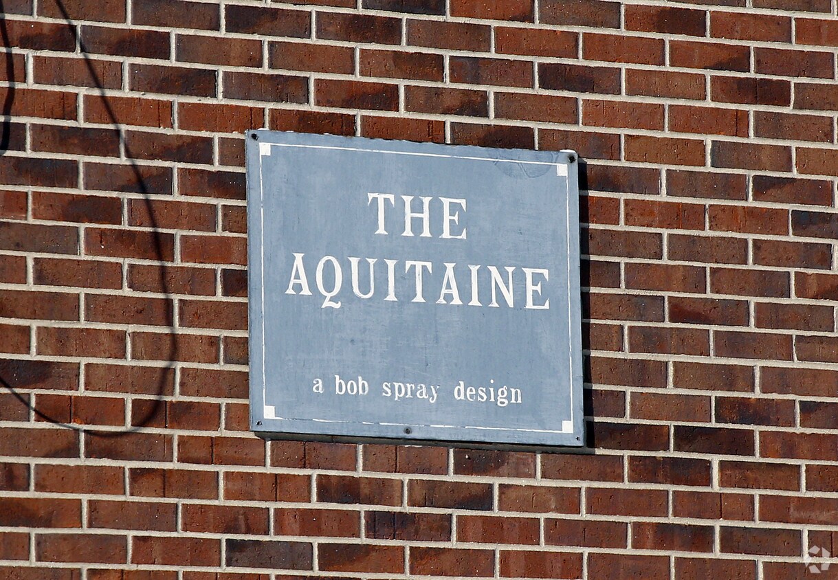 Building Photo - The Aquitaine
