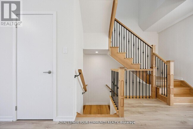 Building Photo - 133 Rattenbury Rd