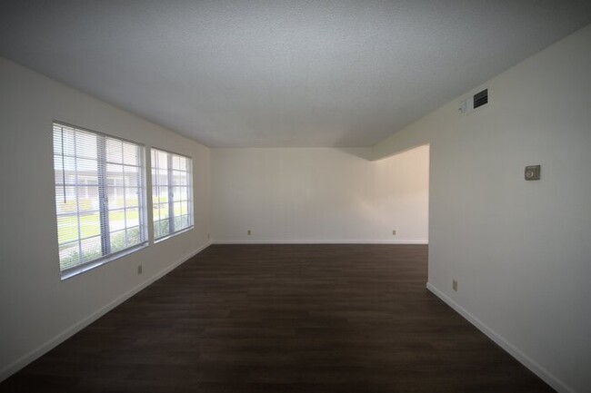 Foto del edificio - Pleasanton Townhome, two stories, 4 bedroo...