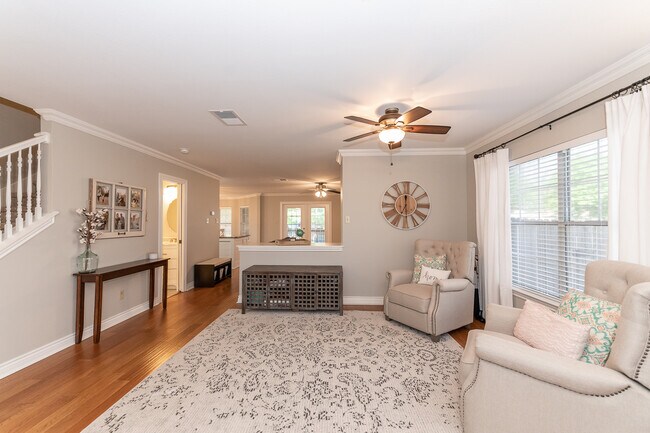 Foto del edificio - 2961 White Pine Dr