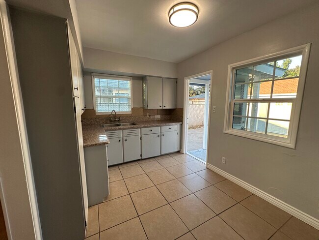 Foto del edificio - 4159 Harrison St