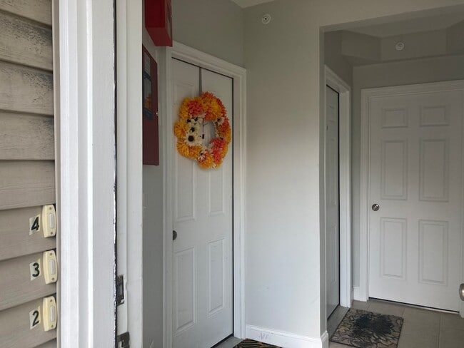 Building Photo - 32 Spear St